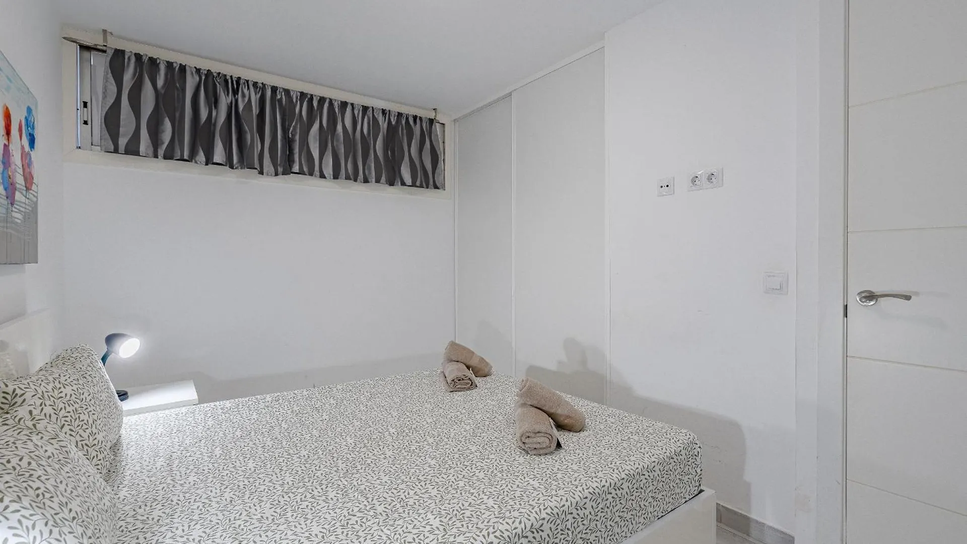 Un Dormitorio En Playa De Las Americas 아데제